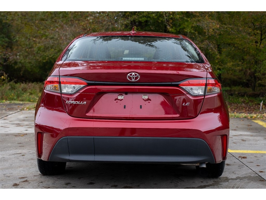 2024 Toyota Corolla LE photo 4