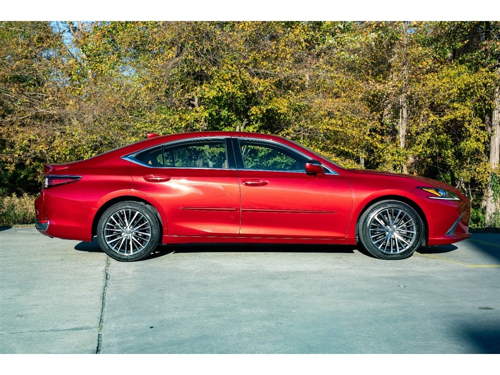 2022 Lexus ES 250 AWD photo 3
