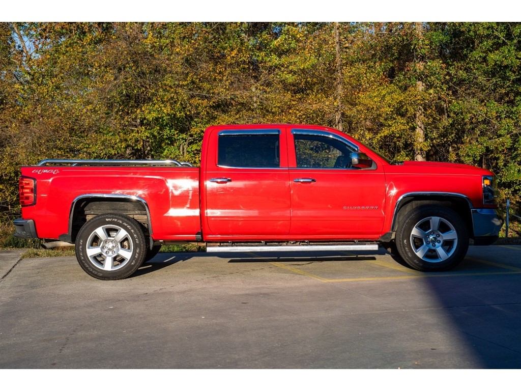 2016 Chevrolet Silverado 1500 LT photo 3