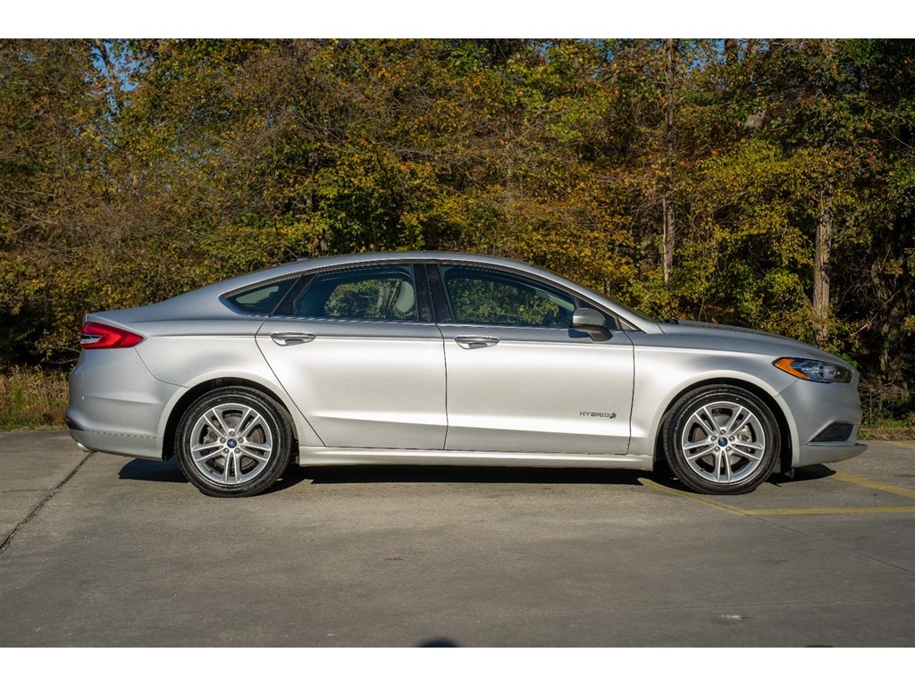 2018 Ford Fusion Hybrid S photo 2
