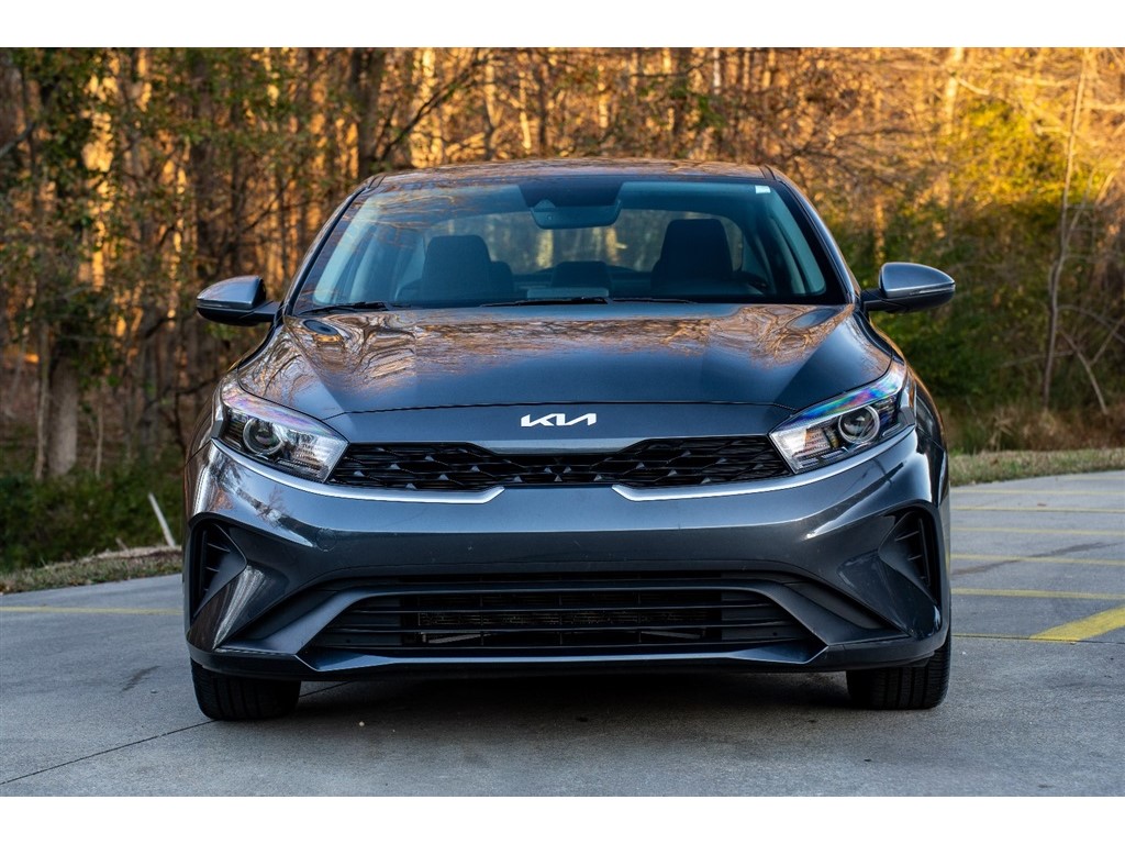 2024 Kia Forte LXS photo 2