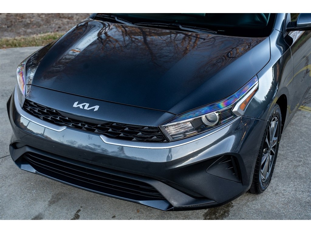 2024 Kia Forte LXS photo 3