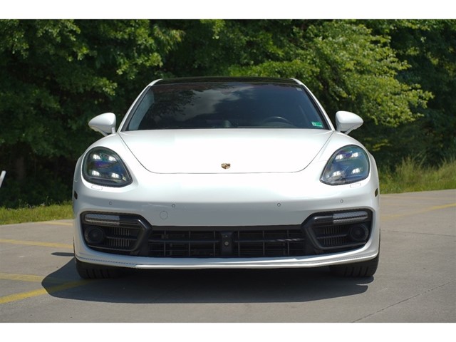 2019 Porsche Panamera Turbo's photo