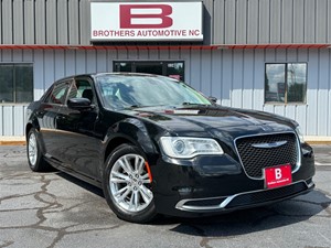 Picture of a 2019 Chrysler 300 Touring-L