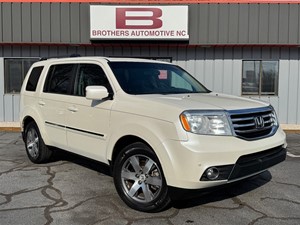 Picture of a 2013 Honda Pilot Touring 4WD w/ DVD