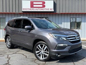 Picture of a 2018 Honda Pilot Touring 4WD