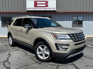 Picture of a 2017 Ford Explorer XLT 4WD