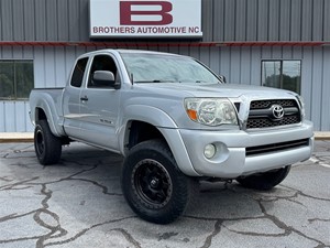 2011 Toyota Tacoma Access Cab V6 4WD for sale by dealer