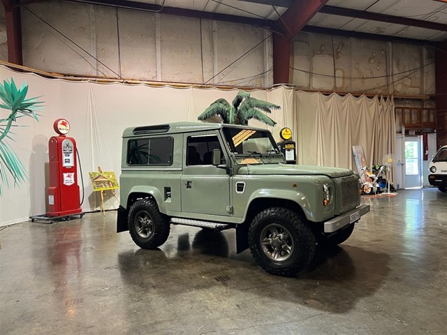 Picture of a 1998 Land Rover Defender 90