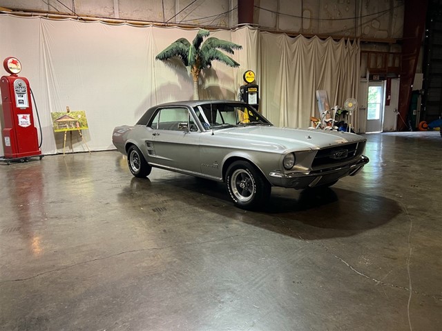 Picture of a 1967 Ford Mustang Coupe