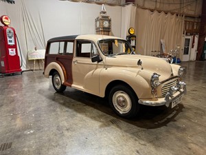 Picture of a 1971 Morris Minor 1000 Traveler