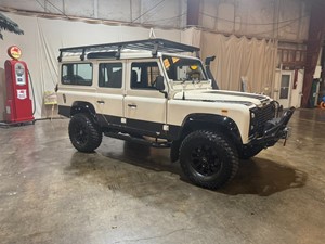 Picture of a 1990 Land Rover Defender110