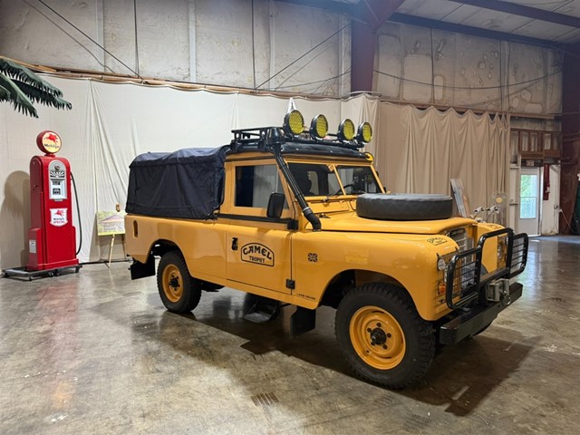 Picture of a 1981 Land Rover Series III 109 High Capacity Pick Up