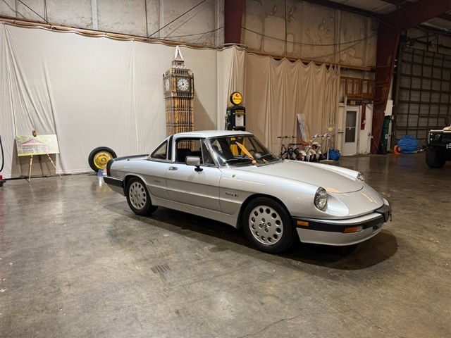 Picture of a 1987 Alfa Romeo Spider Quadrifoglio