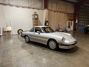 Picture of a 1987 Alfa Romeo Spider Quadrifoglio
