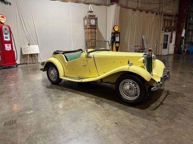 Picture of a 1952 MG TD Roadster