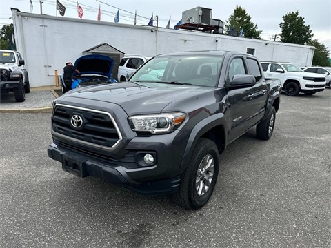 2016 Toyota Tacoma 4WD Double Cab V6 AT SR5 (Natl)