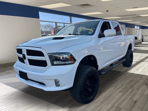 2017 Ram 1500 4WD Crew Cab 140.5 Sport