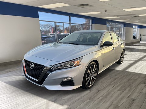 2022 Nissan Altima 2.5 SR Sedan