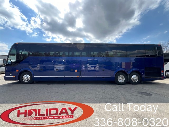 Prevost H3-45 at Holiday