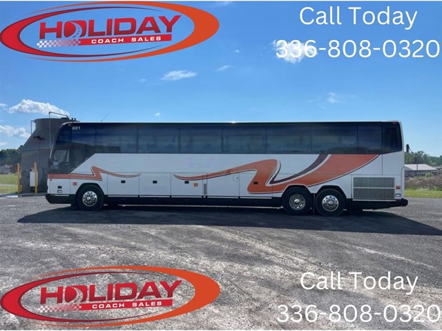 Prevost H3-45 at Holiday