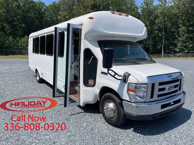 Picture of a used 2013 Ford E-450