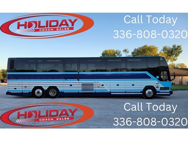 Prevost H3-45 at Holiday