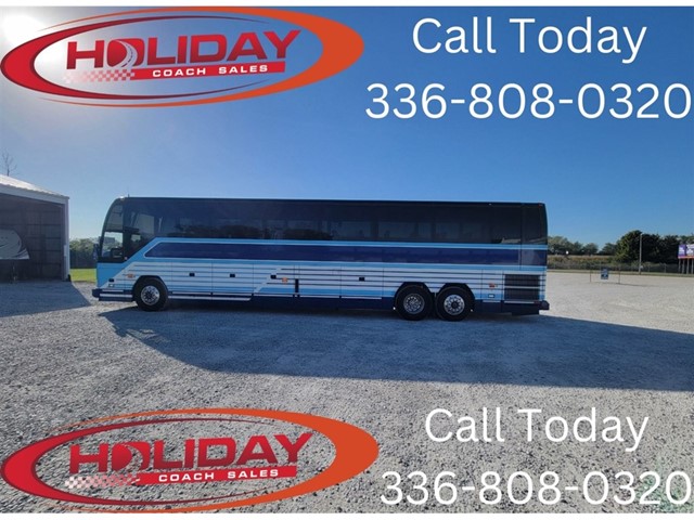 Prevost H3-45 at Holiday