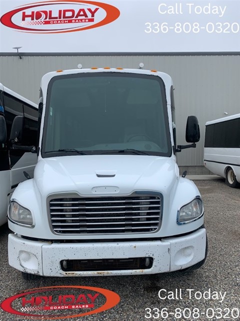 2007 Freightliner M1235