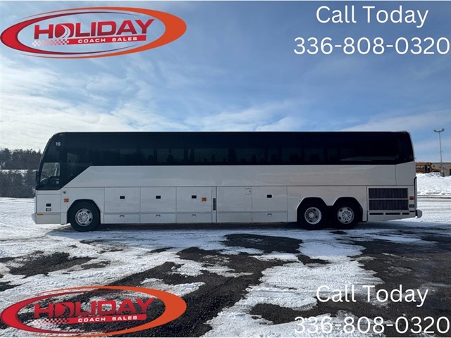 Prevost H3-45 at Holiday