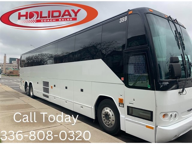 Prevost H3-45 at Holiday