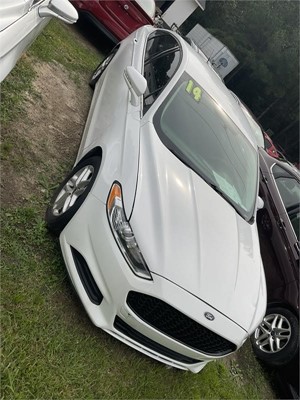 Picture of a 2014 FORD FUSION SE