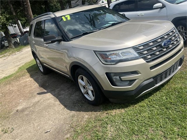 FORD EXPLORER XLT in Snow Hill