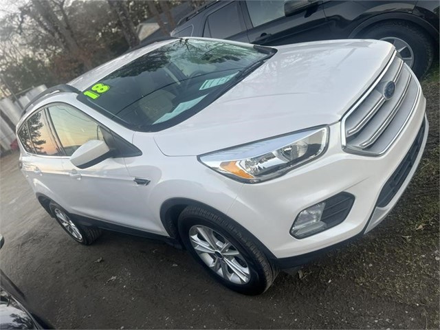 FORD ESCAPE SE in Snow Hill