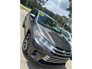 Picture of a 2019 Toyota Highlander LE Plus FWD V6