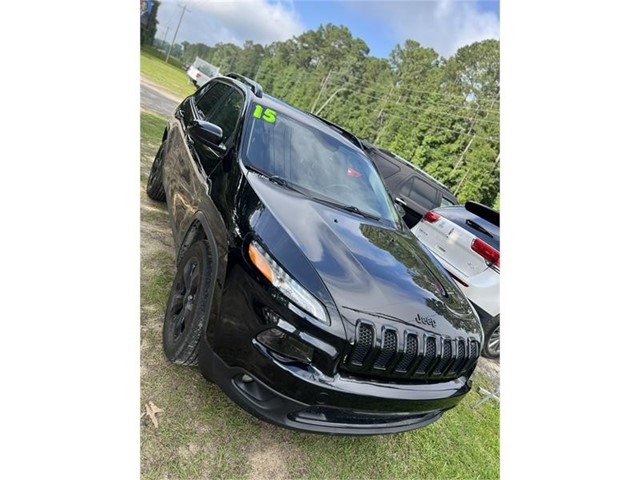Jeep Cherokee Latitude 4WD in Snow Hill