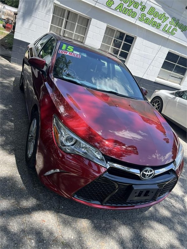 Toyota Camry SE in Snow Hill