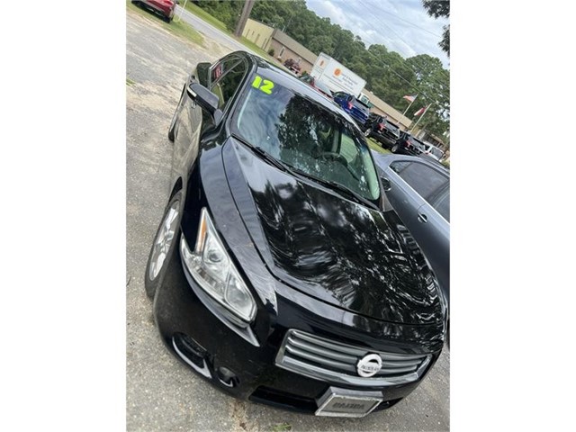 Nissan Maxima SV in Snow Hill