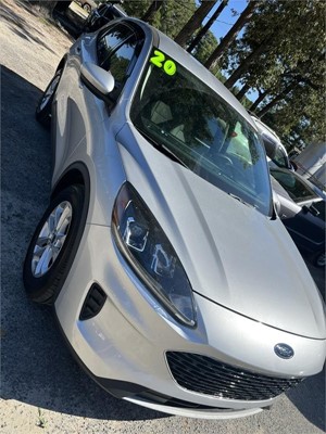 Picture of a 2020 Ford Escape SE