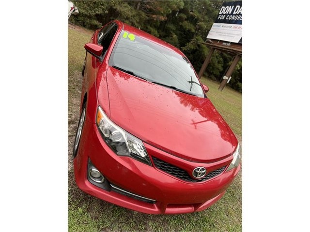 Toyota Camry SE in Snow Hill