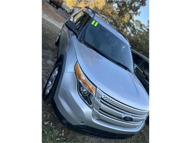 Ford Explorer Base 4WD in Snow Hill