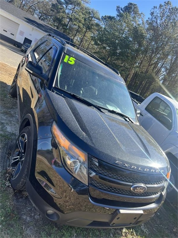 Ford Explorer Sport 4WD in Snow Hill