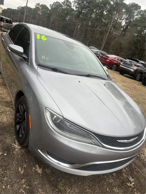 Chrysler 200 Limited in Snow Hill