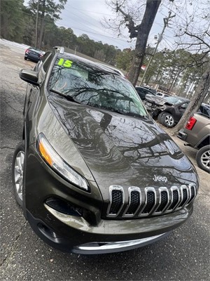 Picture of a 2015 Jeep Cherokee Limited 4WD