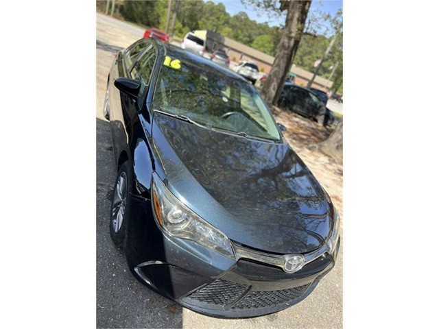 Toyota Camry SE in Snow Hill