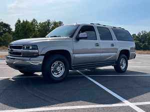 Picture of a 2002 Chevrolet Suburban 2500 4WD