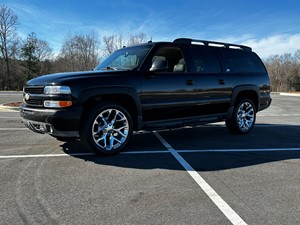 Picture of a 2004 Chevrolet Suburban 1500 4WD