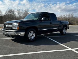 Picture of a 2004 Chevrolet Silverado 1500 LT Ext. Cab Short Bed 2WD