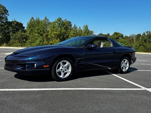Picture of a 2000 Pontiac Firebird Coupe