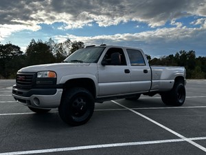 Picture of a 2005 GMC Sierra 3500 Crew Cab 4WD